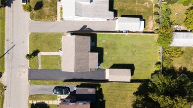 38 Armington Ave, Riverside, RI 02915 - photo 5