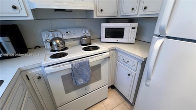 Crystal Lake 941 unit 208, Pompano Beach, FL 33064 - photo 6