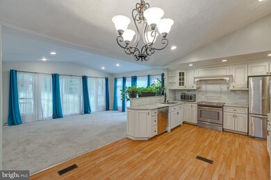 16127 Olmstead Ln, Woodbridge, VA 22191 - photo 6