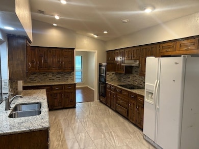 2377 Claridge Cir, Plano, TX 75075 - photo 2