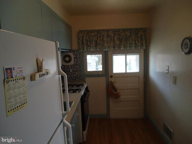 8611 Oakleigh Rd, Parkville, MD 21234 - photo 6