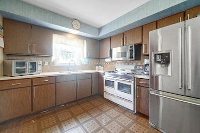 118 Minter Dr, Griffith, IN 46319 - photo 6