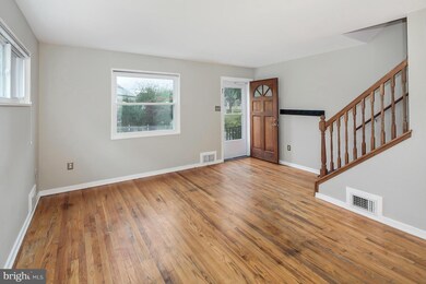 6905 Randolph Macon Dr, Alexandria, VA 22307 - photo 3