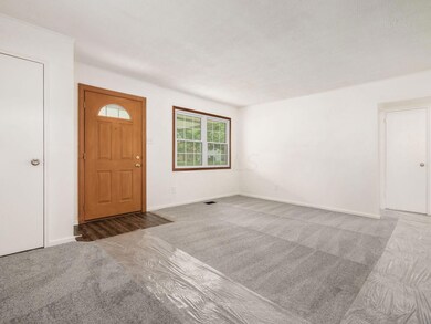 879 Duke Rd, Columbus, OH 43213 - photo 3