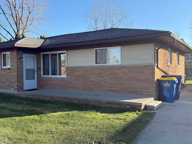 27550 Schiller St unit W, Chesterfield, MI 48047 - photo 2