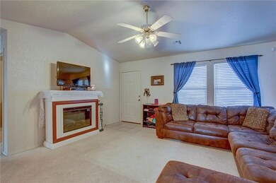 9201 Checkerbloom Dr, Oklahoma City, OK 73165 - photo 5