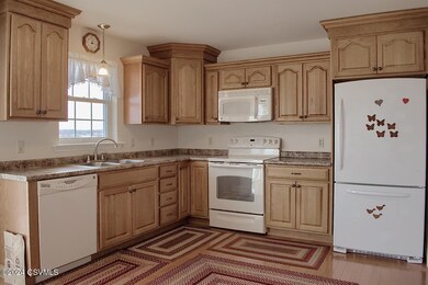 121 Limerick Ln, Selinsgrove, PA 17870 - photo 5