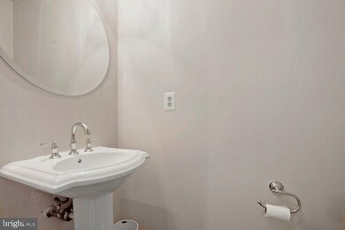 9225 Howland Rd, Laurel, MD 20723 - photo 4