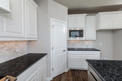 1004 Hope Ct, Azle, TX 76020 - photo 6