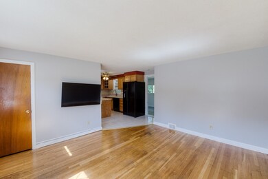 53 Glezen St, Worcester, MA 01604 - photo 5