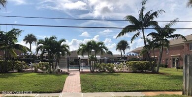 125 E Colonial pool 4