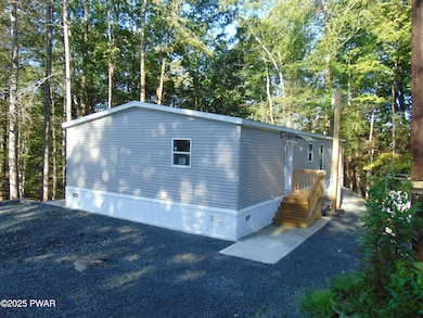 132 Spruce St, Greentown, PA 18426 - photo 3