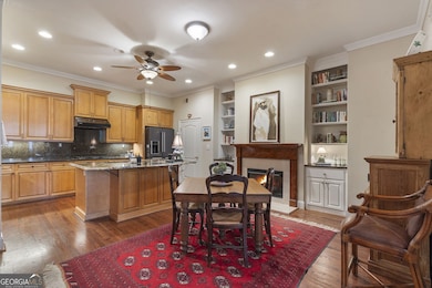 02 - 417 Clairemont Ave 115