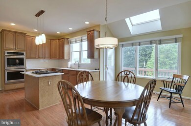 1327 Dasher Ln, Reston, VA 20190 - photo 4