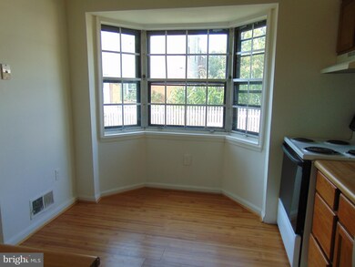 7910 Sharpsburg Ct, Manassas, VA 20109 - photo 6