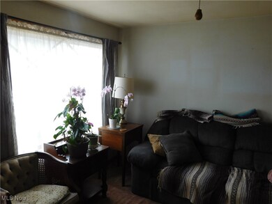 30051 Regent Rd, Wickliffe, OH 44092 - photo 2