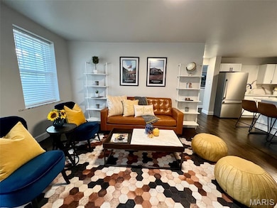 4922 Hampton Ave- North