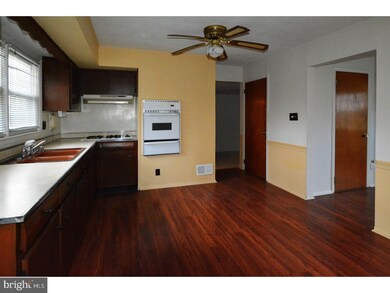 41 Winding Way W, Morrisville, PA 19067 - photo 5