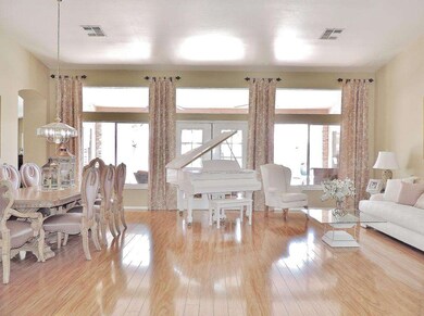 2 Great Space with 10 ft ceilings.JPG