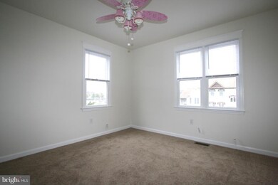 612 Knightsbridge Dr, Hagerstown, MD 21740 - photo 7