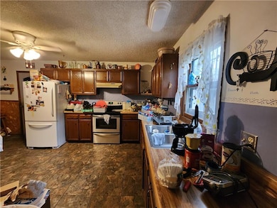 205 E Adams St, Pittsburg, KS 66762 - photo 5