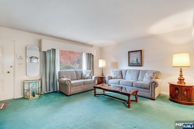 378 Lookout Ave, Hackensack, NJ 07601 - photo 4