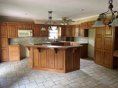 10908 W 71st Place, Shawnee, KS 66203 - photo 6