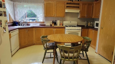 862 S Ellsworth Rd, Petoskey, MI 49770 - photo 4