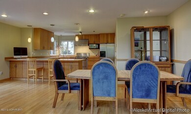 Dining & Kitchen