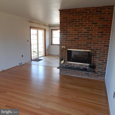 13601 Dixie Dr, Hagerstown, MD 21742 - photo 4