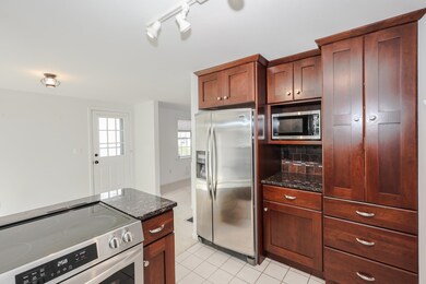 4 Arabian Ct unit B, Goffstown, NH 03045 - photo 3