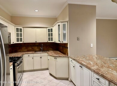 20 El Camino Loop unit 1, Staten Island, NY 10309 - photo 7