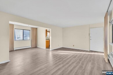 164 Diamond Bridge Ave unit 18, Hawthorne, NJ 07506 - photo 4