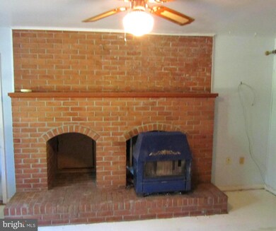 12039 Gores Mill Rd, Reisterstown, MD 21136 - photo 7