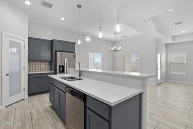 925 Clapham St, El Paso, TX 79928 - photo 4