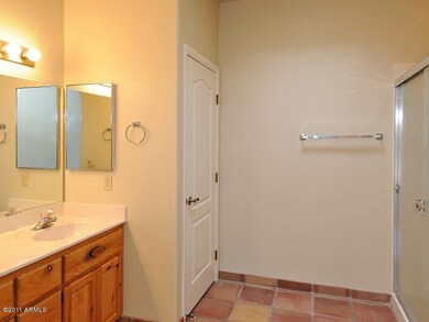3243 N Val Vista