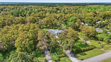 391 8th St SE, Naples, FL 34117 - photo 5