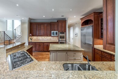 818 Riedel Dr, Houston, TX 77024 - photo 5