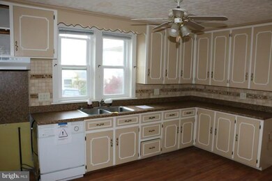 55 Conner Ave, Chambersburg, PA 17201 - photo 2