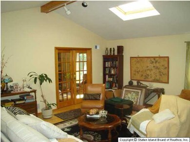 286 Holdridge Ave, Staten Island, NY 10312 - photo 3