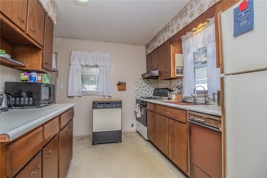 1217 S Lawn Dr, Mattoon, IL 61938 - photo 5