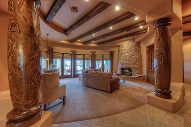 006_Living Room