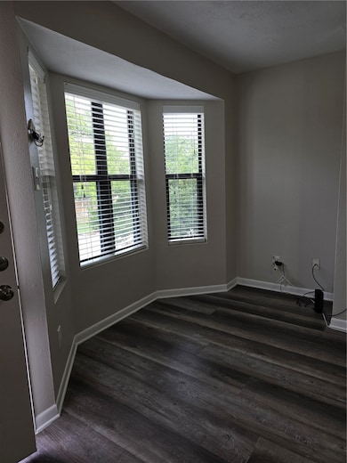 Living Room - 3