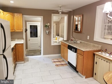 305 W 5th St, Lansdale, PA 19446 - photo 7