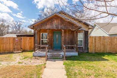 315 Chase Ave, Cleburne, TX 76031 - photo 2