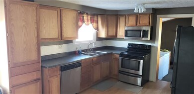 5271 Hilldom Rd, Pierpont, OH 44082 - photo 7