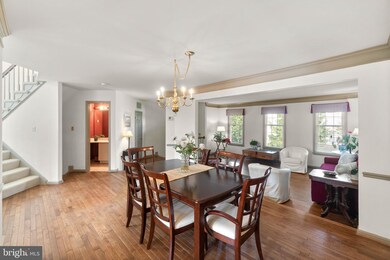 10960 Bloomingdale Dr, Rockville, MD 20852 - photo 5