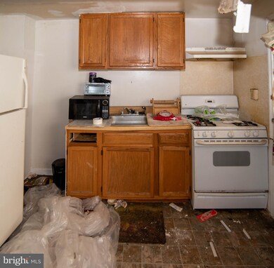 3226 Brendan Ave, Baltimore, MD 21213 - photo 7