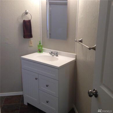 8915 Wilkensen Rd SE unit 5, Yelm, WA 98597 - photo 4