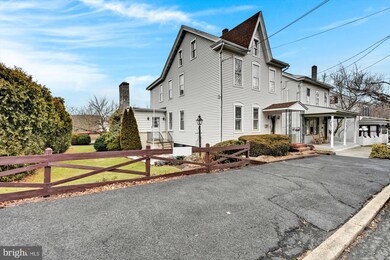 405 N Warren St, Orwigsburg, PA 17961 - photo 2